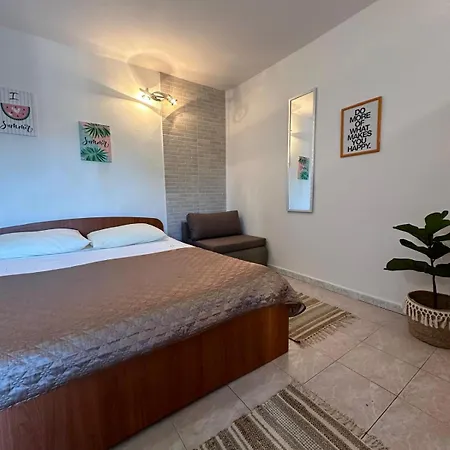 Apartman In With Terrace, Air Conditioning, Wifi, Washing Machine 4199-3