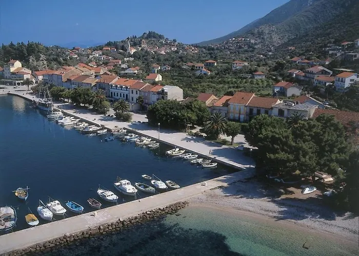 Apartman In With Terrace, Air Conditioning, Wifi, Washing Machine 4199-3 Trpanj