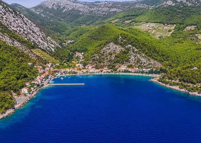 Apartman In With Terrace, Air Conditioning, Wifi, Washing Machine 4199-3 *