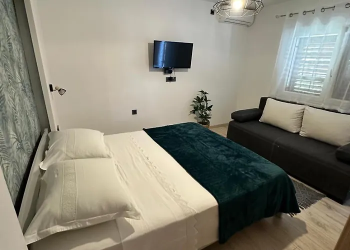 Apartman In With Terrace, Air Conditioning, Wifi, Washing Machine 4199-3 *