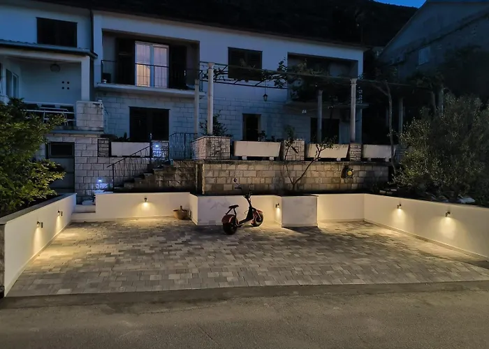 Apartman In With Terrace, Air Conditioning, Wifi, Washing Machine 4199-3 Trpanj