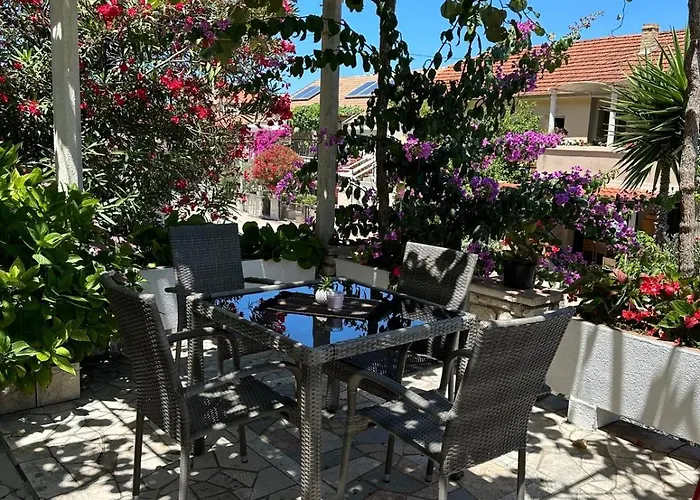 In With Terrace, Air Conditioning, Wifi, Washing Machine 4199-3 * Trpanj